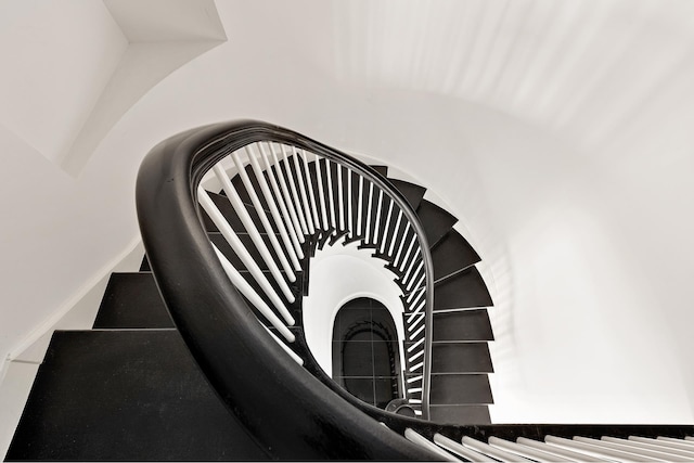 923 5th Ave Unit 12E/11, New York City, NY 10021 - view of stairway