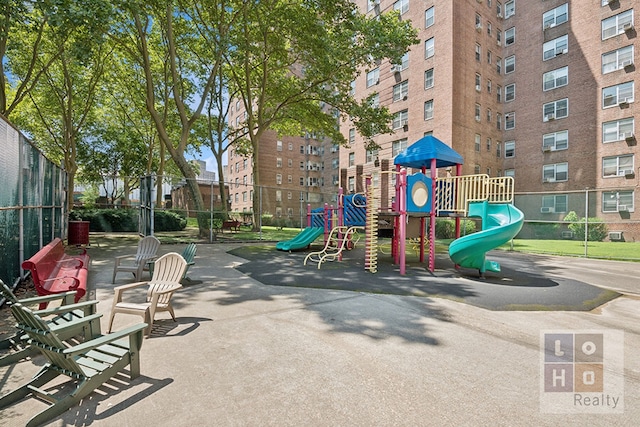 500 Grand St Cga, Unit Cga, New York City, NY 10002 - view of communal playground