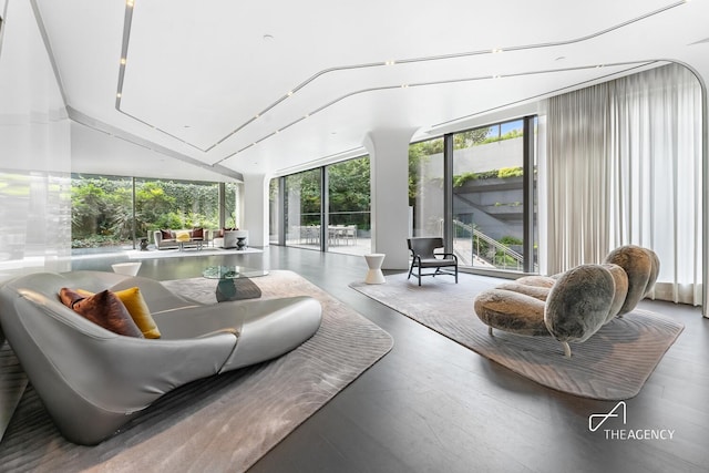 520 W 28th St Unit 7, New York City, NY 10001 - sunroom / solarium featuring lofted ceiling