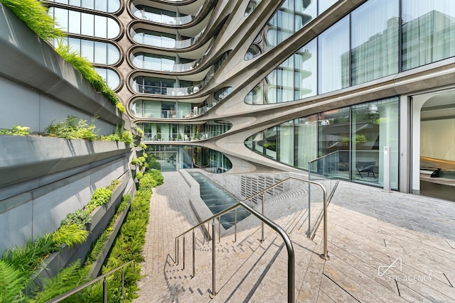 520 W 28th St Unit 7, New York City, NY 10001 - view of swimming pool