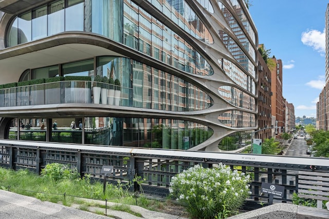 520 W 28th St Unit 7, New York City, NY 10001 - view of building exterior with a city view