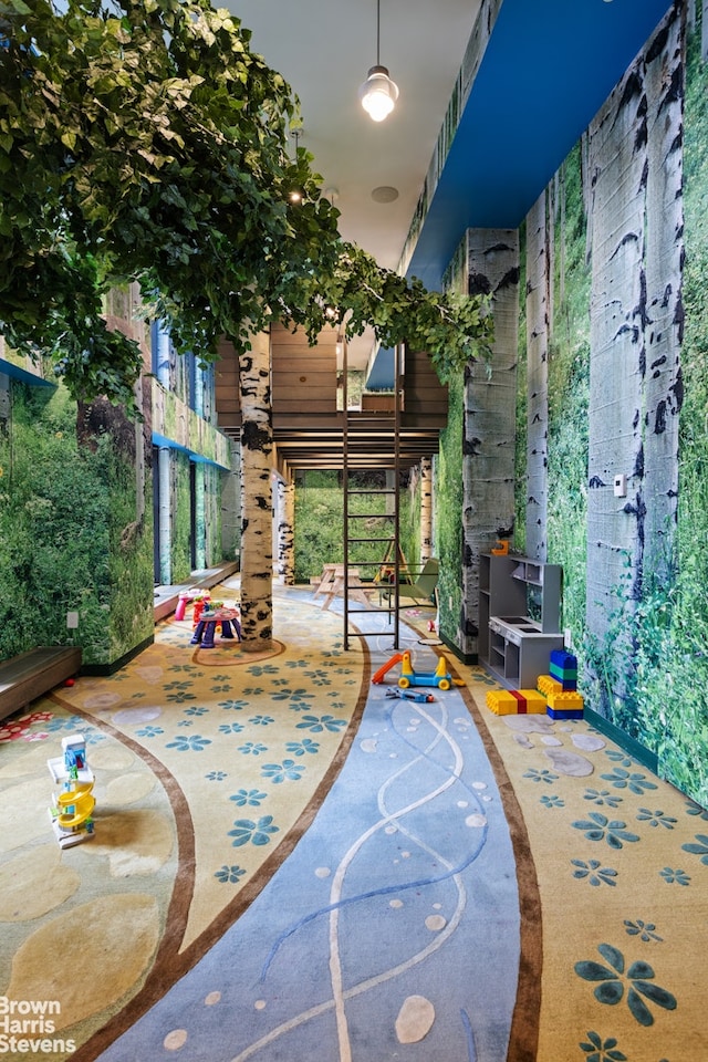 200 E 95th St Unit 8C, New York City, NY 10128 - interior space with a patio