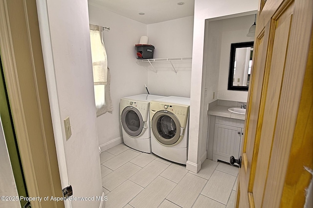 572 E Main St, New Castle, CO 81647 - laundry area featuring washing machine and clothes dryer