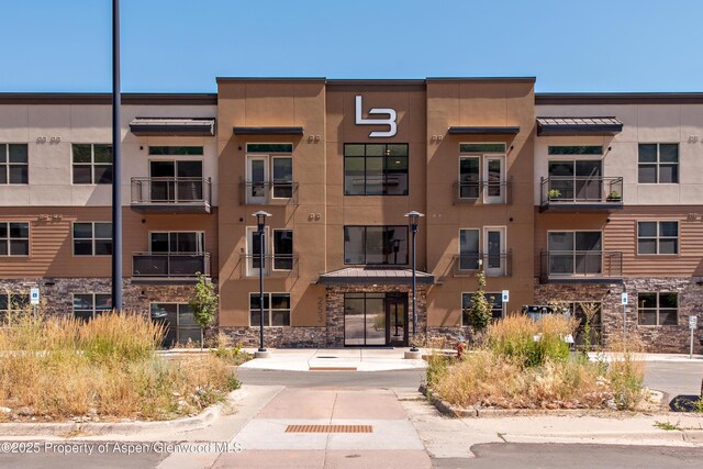 253 Wulfsohn Rd Unit 332, Glenwood Springs, CO 81601 - view of building exterior