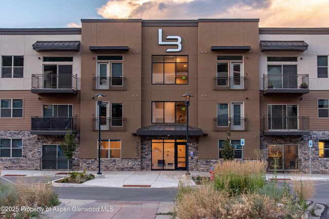 253 Wulfsohn Rd Unit 206, Glenwood Springs, CO 81601