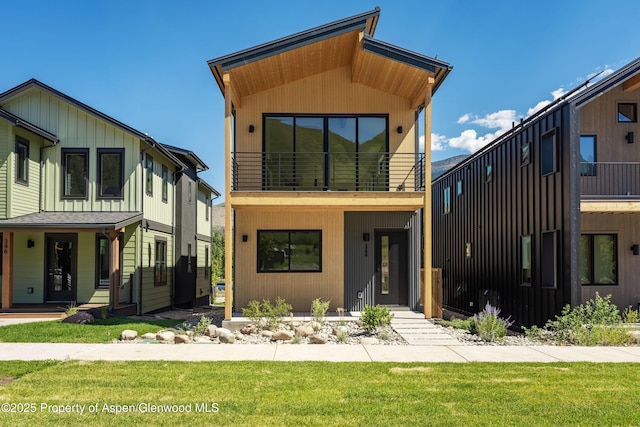 366 Stotts Mill Rd, Basalt, CO 81621 - contemporary home featuring a balcony and a front yard