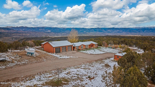 bird's eye view featuring a mountain view