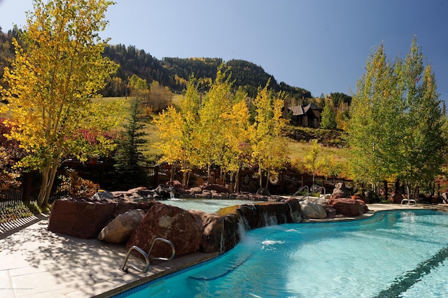 0075 Prospector Rd Unit 8405Summer Interest, Aspen, CO 81611 - view of swimming pool