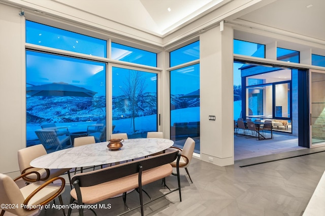 view of sunroom / solarium