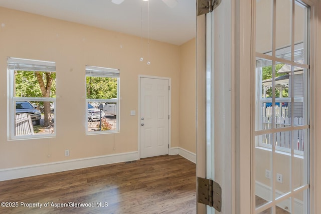 727 Bennett Ave, Glenwood Springs, CO 81601 - foyer entrance featuring wood finished floors and ceiling fan