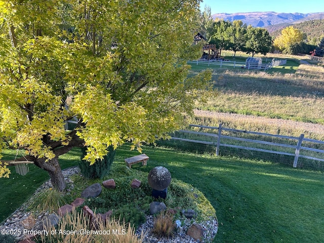 view of yard with a mountain view