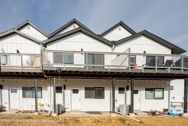 view of front of property with central AC