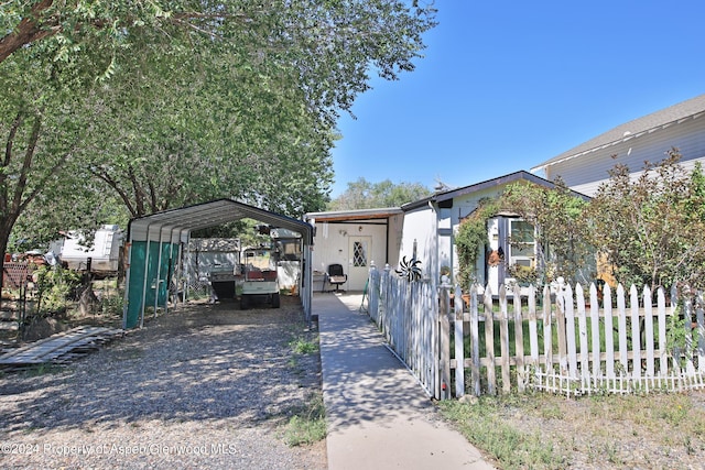 manufactured / mobile home with a carport