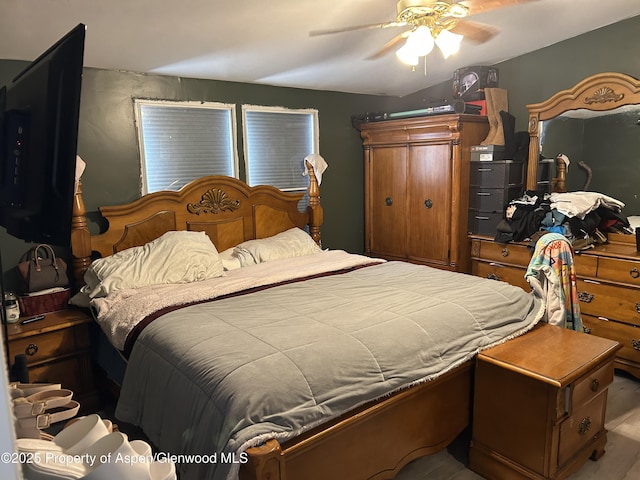 bedroom featuring ceiling fan