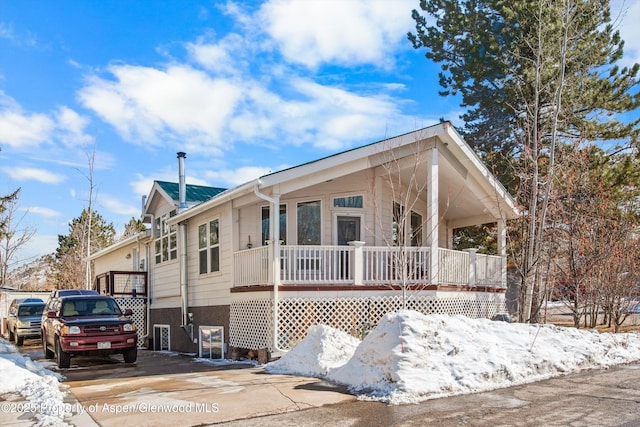 view of front of house featuring covered porch