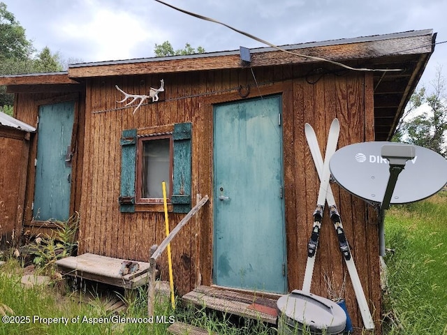 view of outbuilding