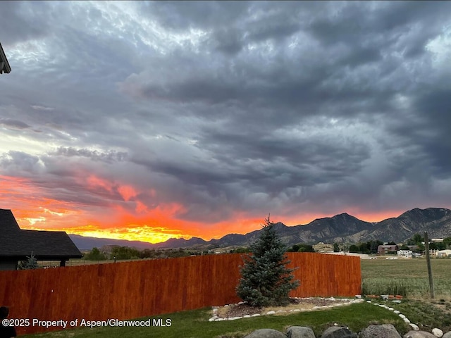682 Eagles Nest Dr, Silt, CO 81652 - mountain view