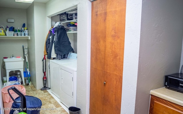 337 E 5 Th St, Rifle, CO 81650 - laundry room with independent washer and dryer
