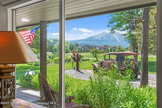 entryway with a mountain view