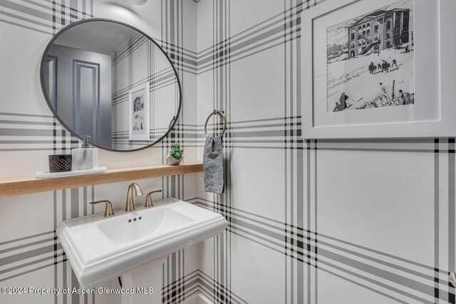 106 Clubhouse Dr Unit 180, Snowmass Village, CO 81615 - bathroom featuring sink
