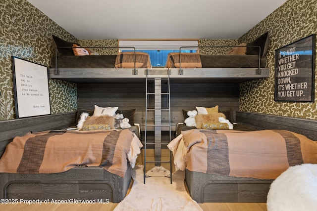 411 Wood Rd Unit 10, Snowmass Village, CO 81615 - bedroom featuring wallpapered walls