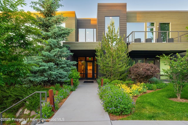 102 Evans Rd Unit 104, Basalt, CO 81621 - contemporary home featuring a balcony
