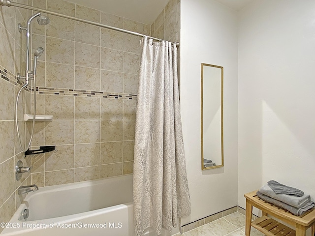 bathroom with shower / bath combo