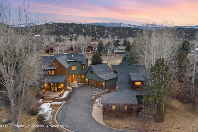 bird's eye view with a mountain view