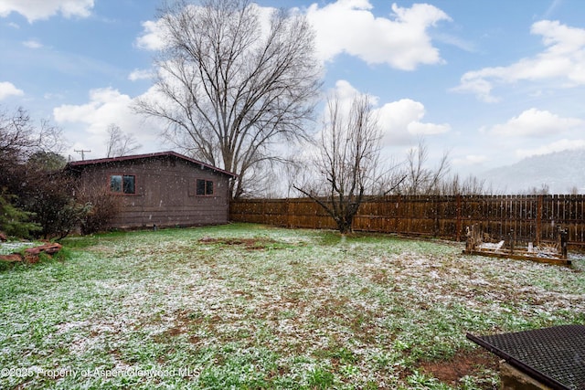 view of yard featuring a fenced backyard