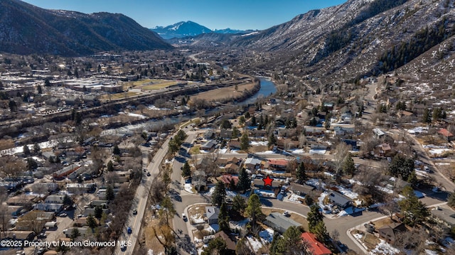 bird's eye view with a mountain view