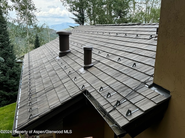 exterior details with a mountain view