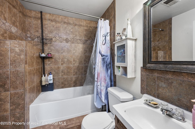 1617 W 7th St, Rifle, CO 81650 - bathroom with shower / tub combo with curtain and vanity
