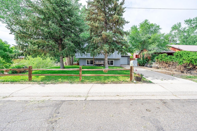 1617 W 7th St, Rifle, CO 81650 - view of front of house featuring concrete driveway