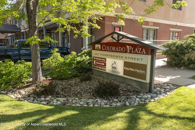 201 14th St Unit 300, Glenwood Springs, CO 81601 - community sign with a lawn