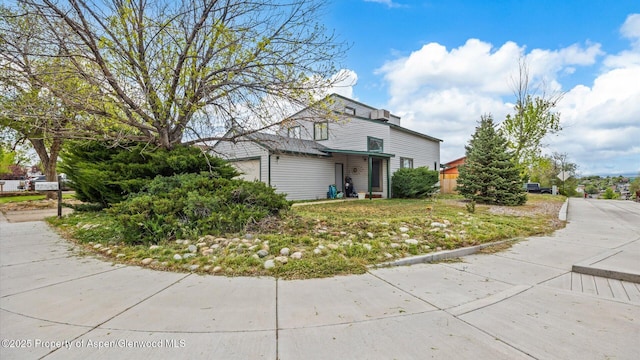 500 Fairway Ave, Rifle, CO 81650 - view of front of home with an attached garage