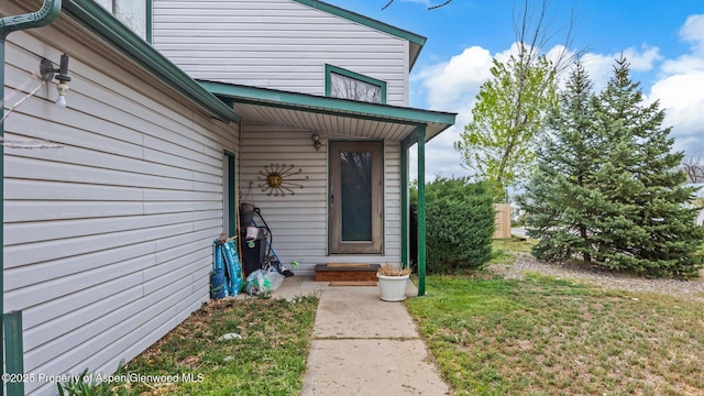 500 Fairway Ave, Rifle, CO 81650 - entrance to property featuring a yard