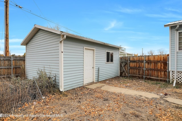 view of outbuilding