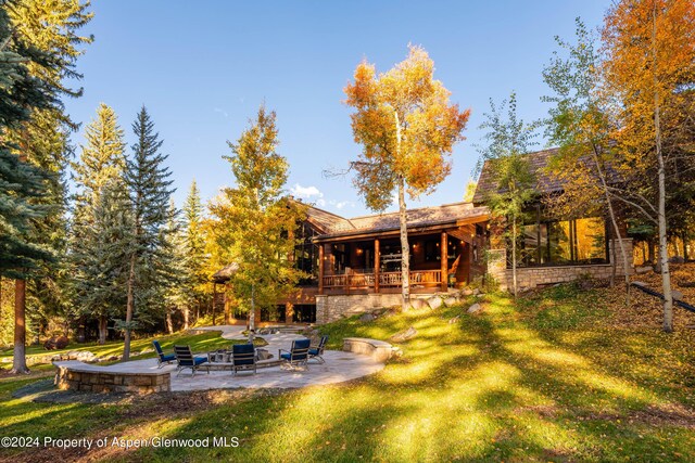 view of yard with a patio