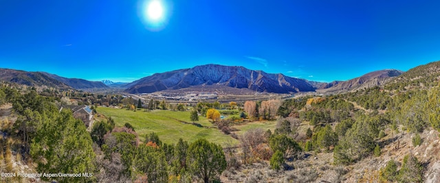 Listing photo 3 for 611 Highlands Dr, Glenwood Springs CO 81601