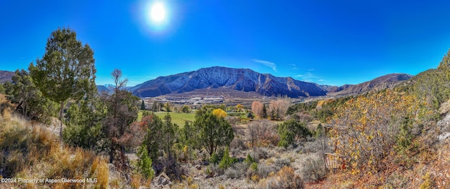 Listing photo 2 for 611 Highlands Dr, Glenwood Springs CO 81601