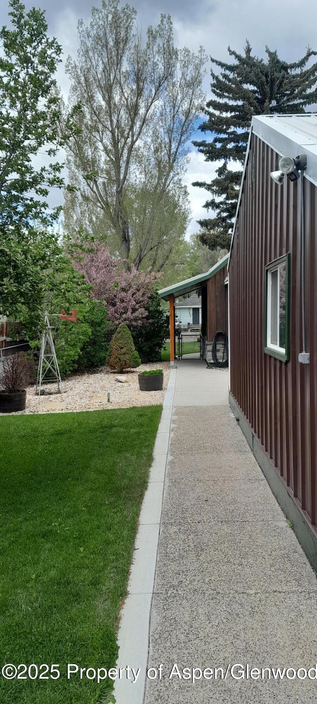 595 Colorado St, Craig, CO 81625 - view of green lawn