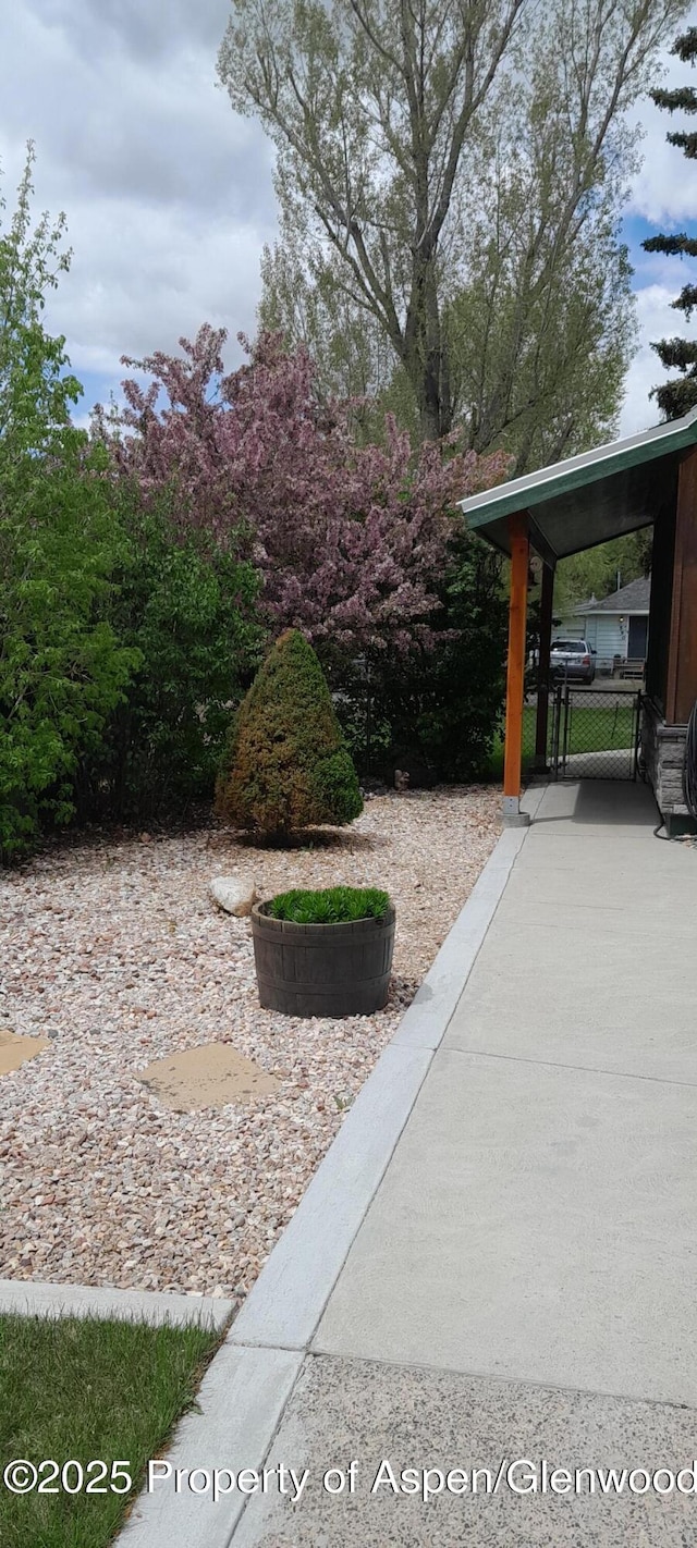 595 Colorado St, Craig, CO 81625 - view of yard featuring a gate