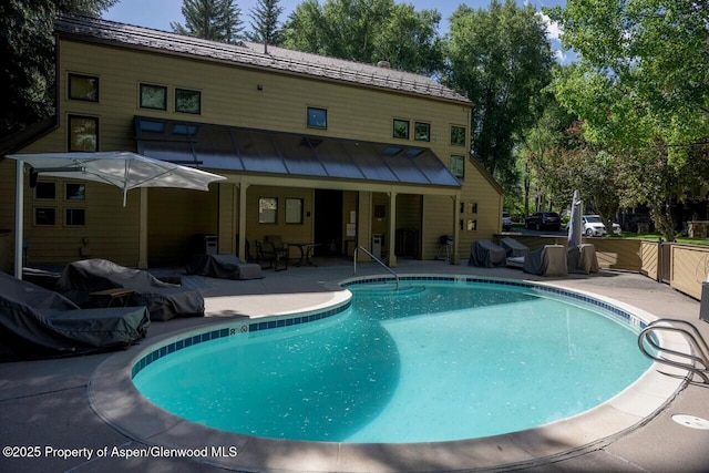 625 S W End St Unit 12, Aspen, CO 81611 - swimming pool with a patio area