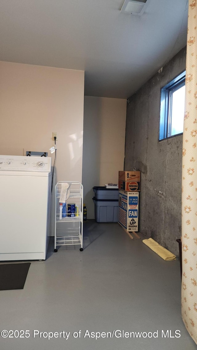 936 Legion St, Craig, CO 81625 - clothes washing area featuring washer / clothes dryer, laundry area, and visible vents