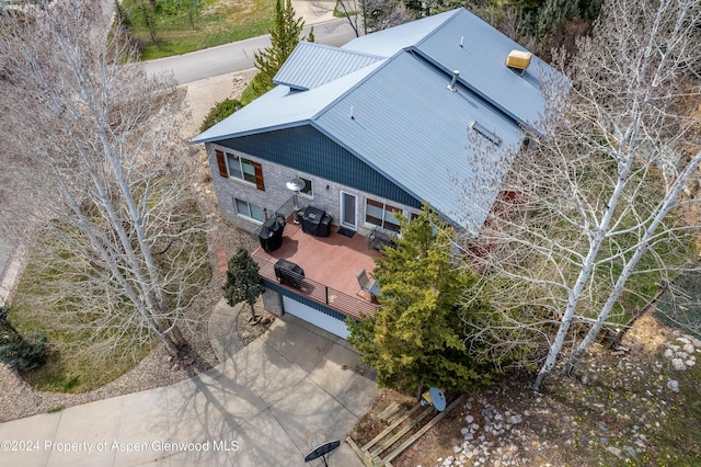 aerial view of property and surrounding area