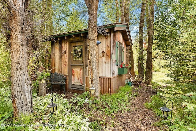 view of outbuilding