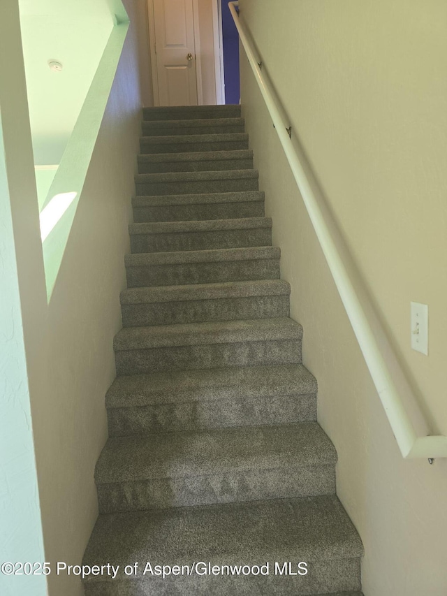 180 E 26th St, Rifle, CO 81650 - view of stairway