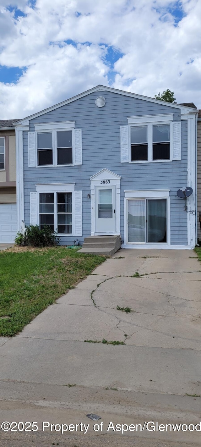 3863 W 6th St, Craig, CO 81625 - view of front facade featuring a front lawn