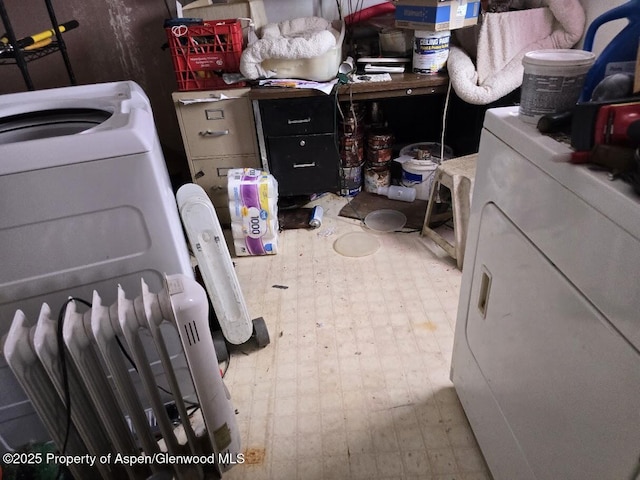 laundry room with washer / dryer