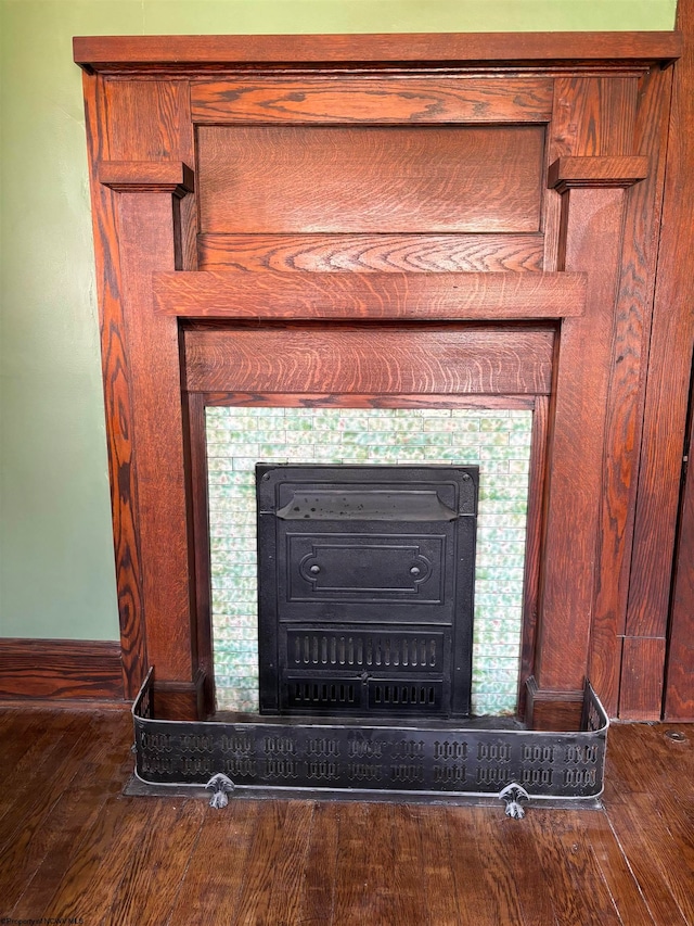 room details with hardwood / wood-style floors